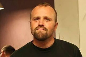 Конвейер репрессий. Силовики угрожают беларусам, которых «прорвало» после освобождения политзаключенных. Речицкого активиста приговорили к 10 годам колонии